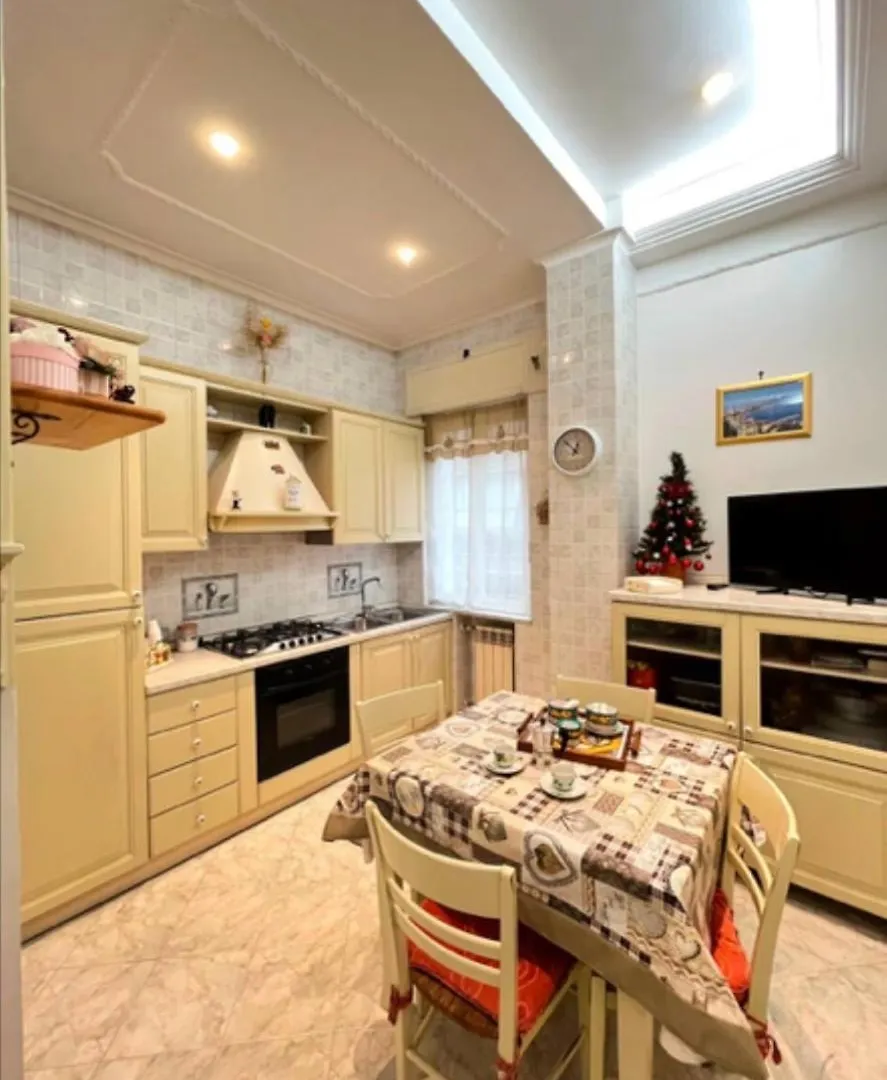 Spaccanapoli 22 0*, Naples Italy